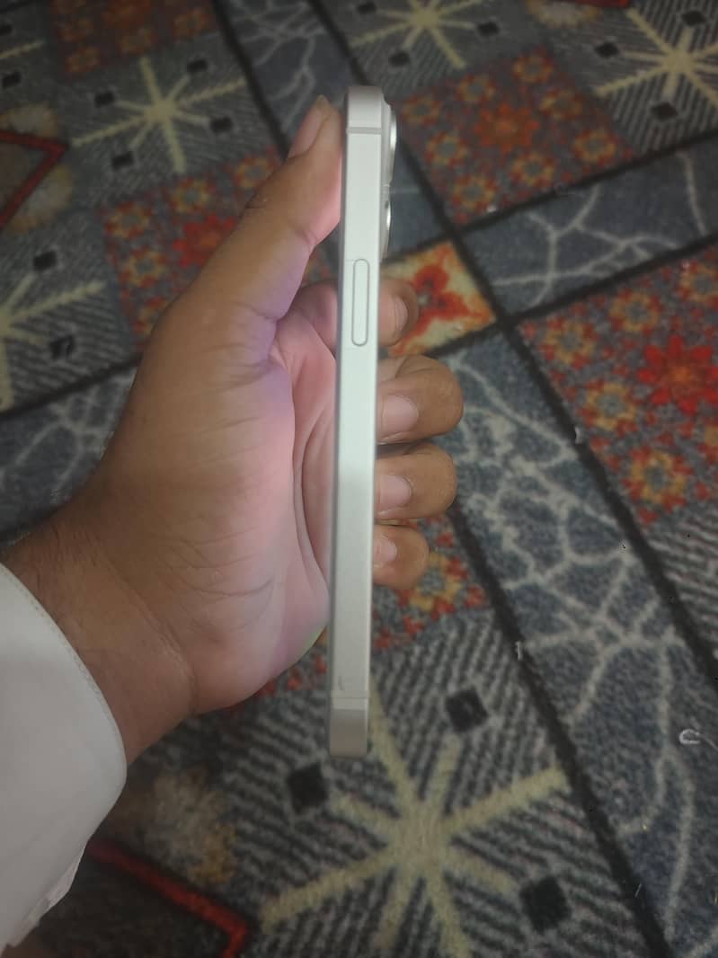 Apple iPhone 14 2