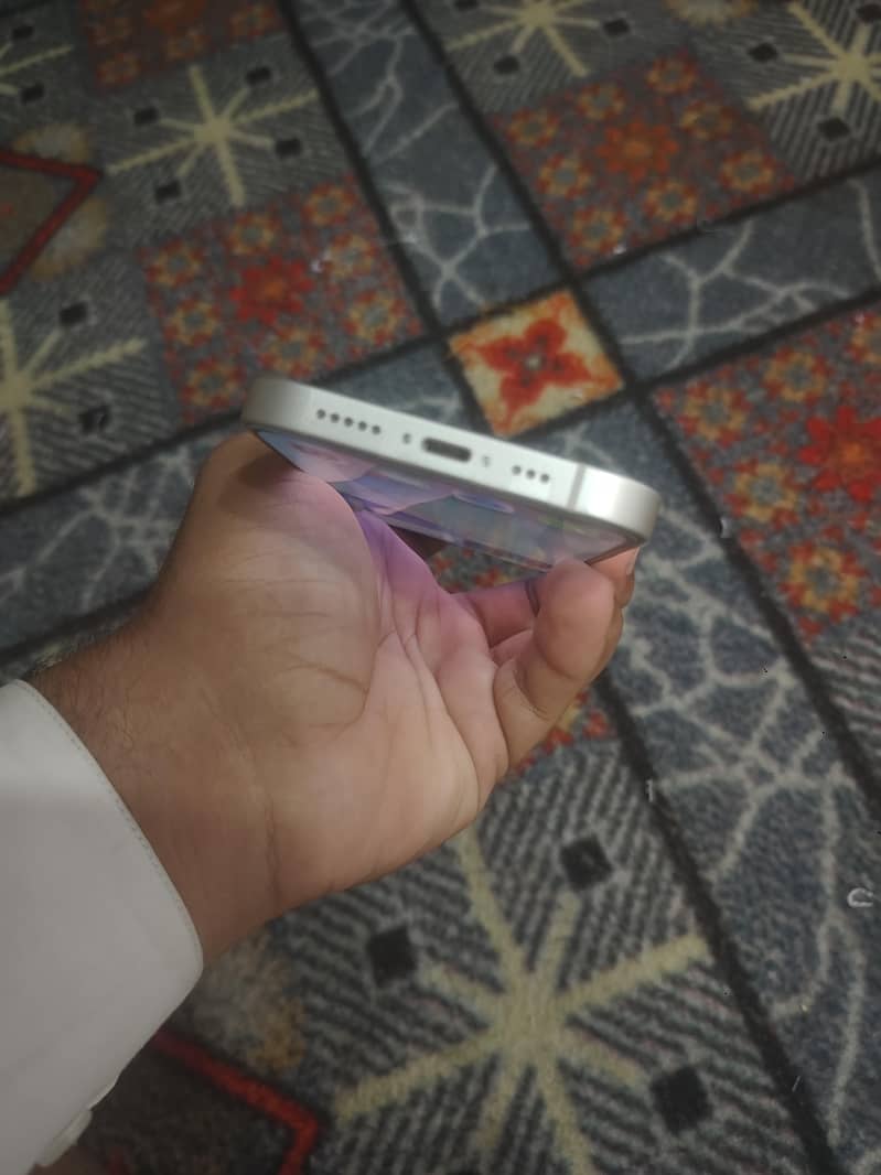 Apple iPhone 14 4