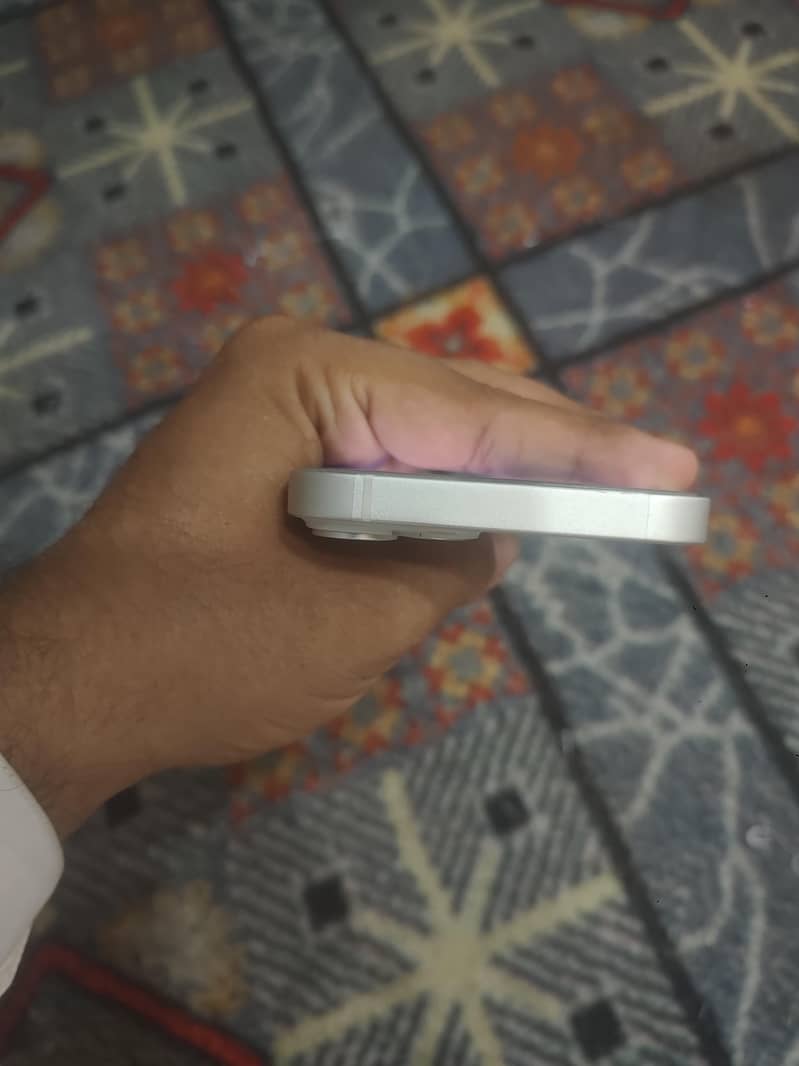Apple iPhone 14 5