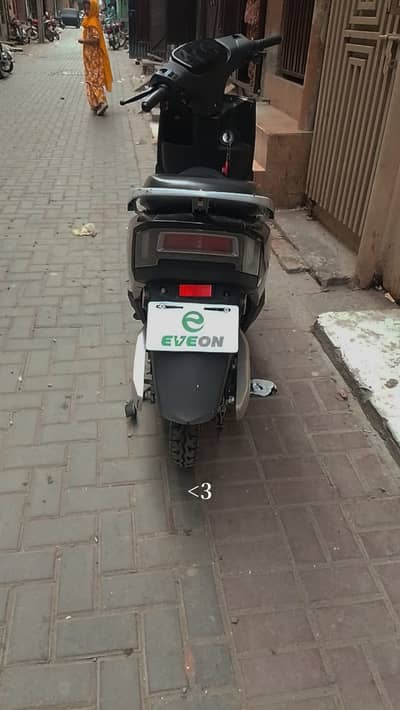 EVEON Electric Scooter – Excellent Condition