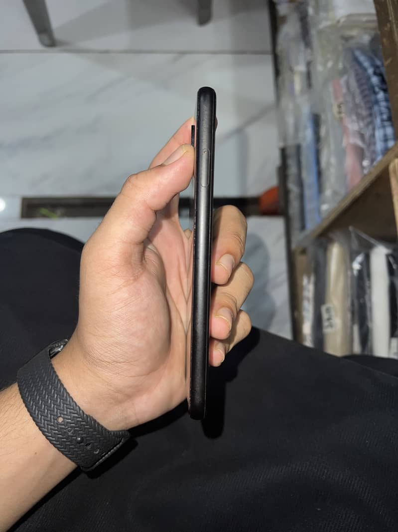 Google Pixel 4 3