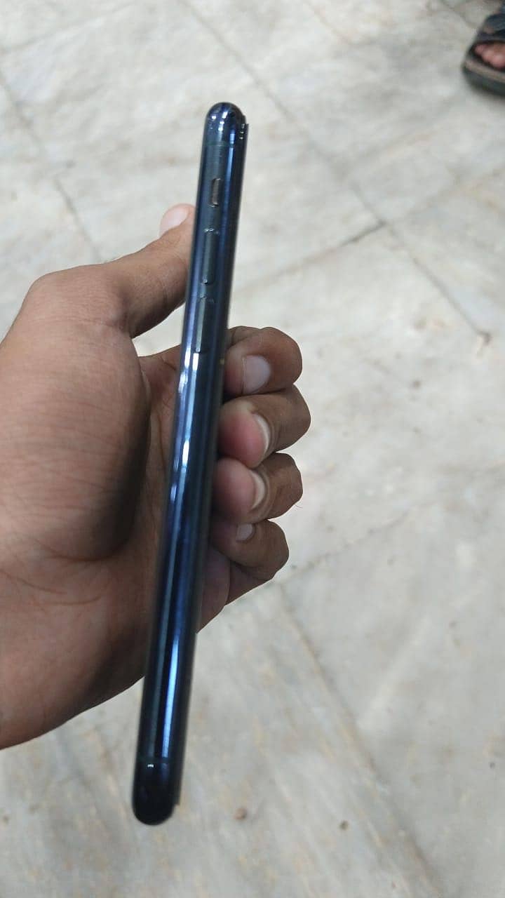 Apple iPhone 11 Pro 3