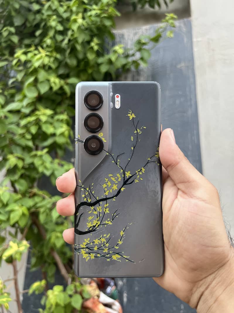 Tecno CAMON 40 Pro 0