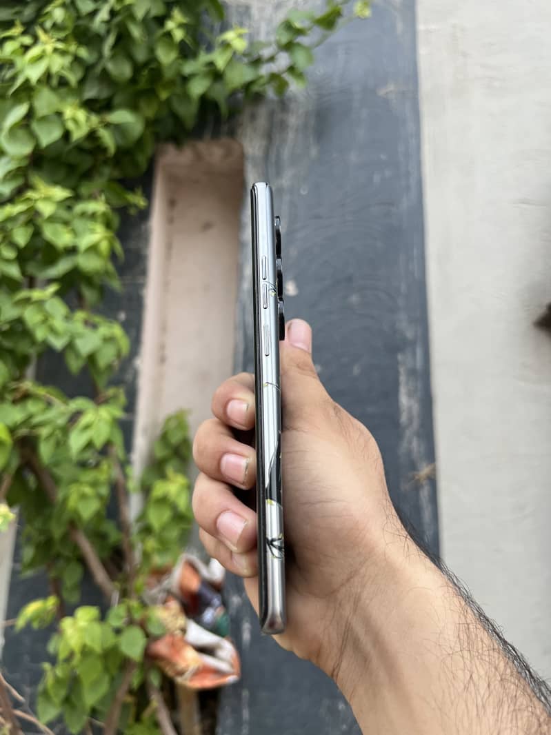 Tecno CAMON 40 Pro 4