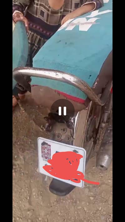 Honda cd 70 larkana number 2005 bilkul ok hai petrol average very goo