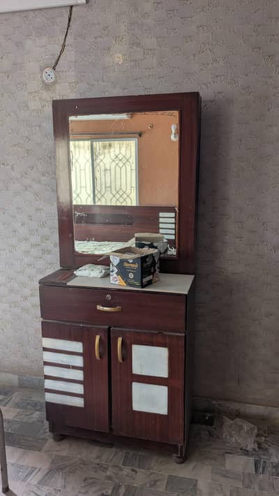 Bed, matters and Dressing table