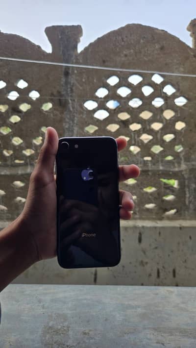 Apple iPhone 8