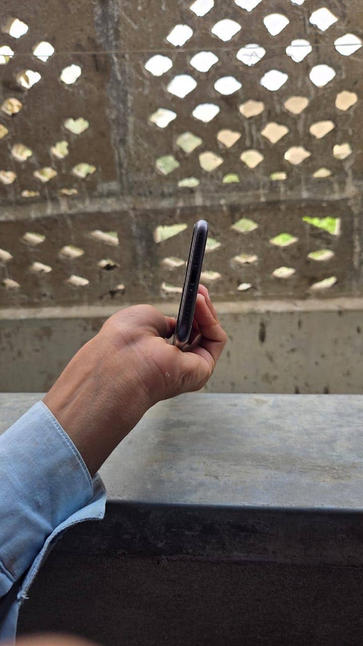 Apple iPhone 8 4