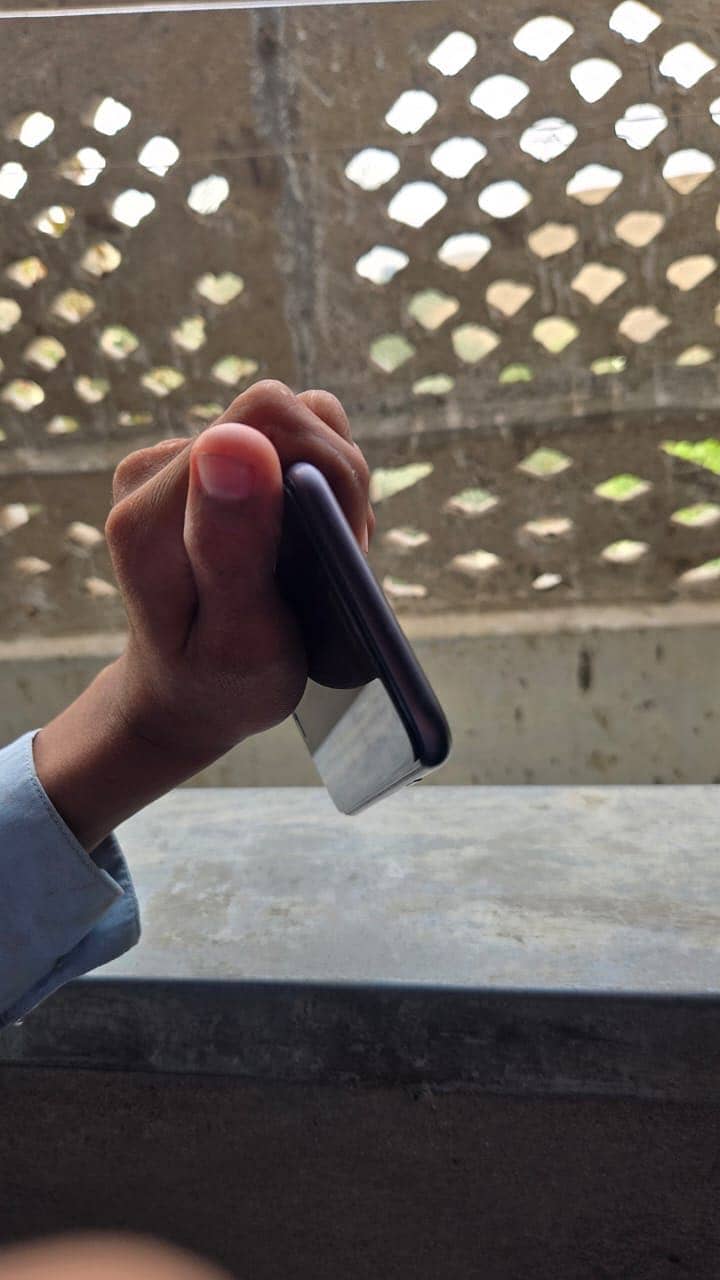 Apple iPhone 8 5
