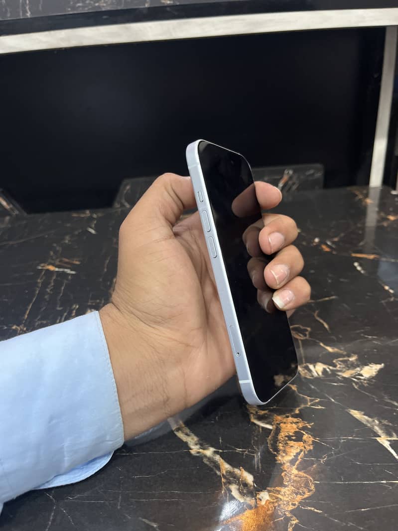 Apple iPhone 15 3