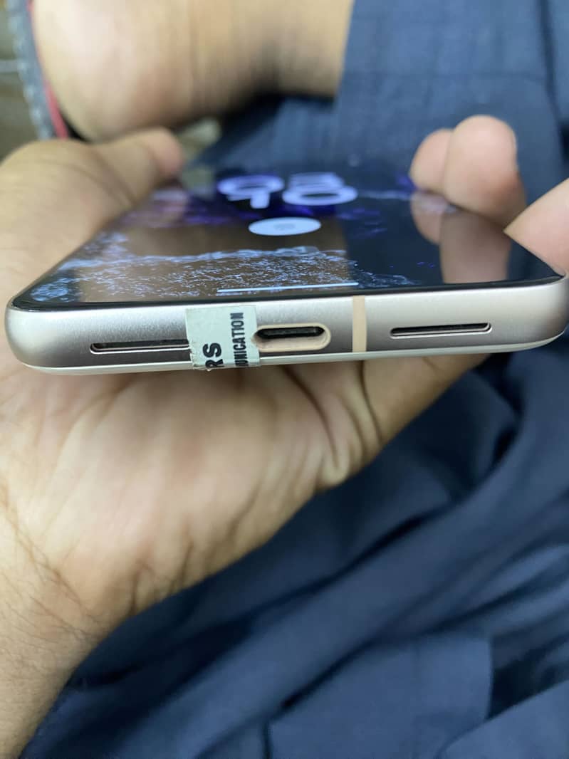 Google Pixel 8 2
