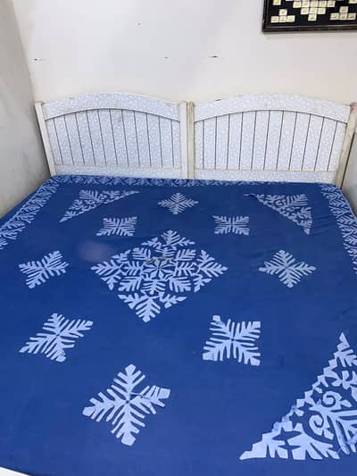 Single beds for sell