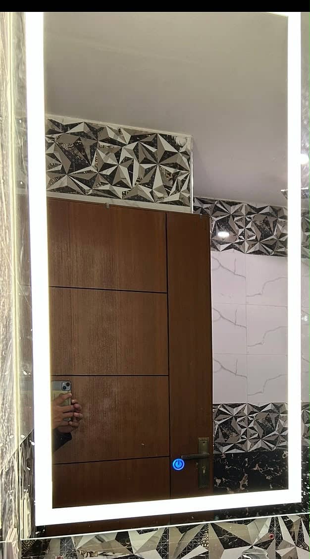 Vanity mirror 0
