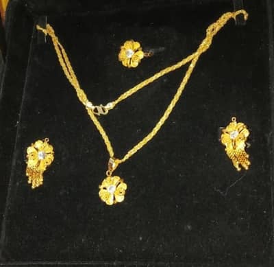 gold set made in Pakistan 15.5 gm