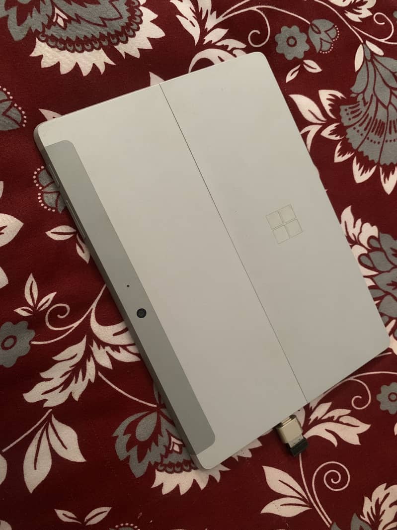 Microsoft tablet go1 1