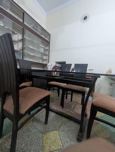 dinning table with glass top
