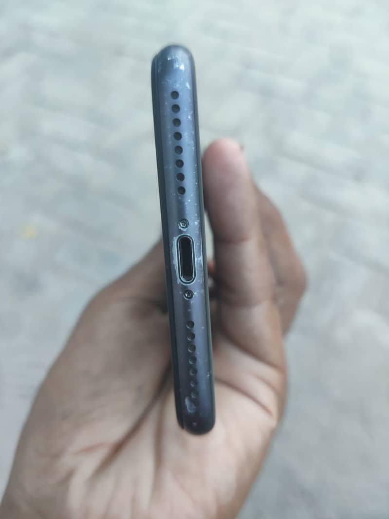 Apple iPhone 8 Plus 3