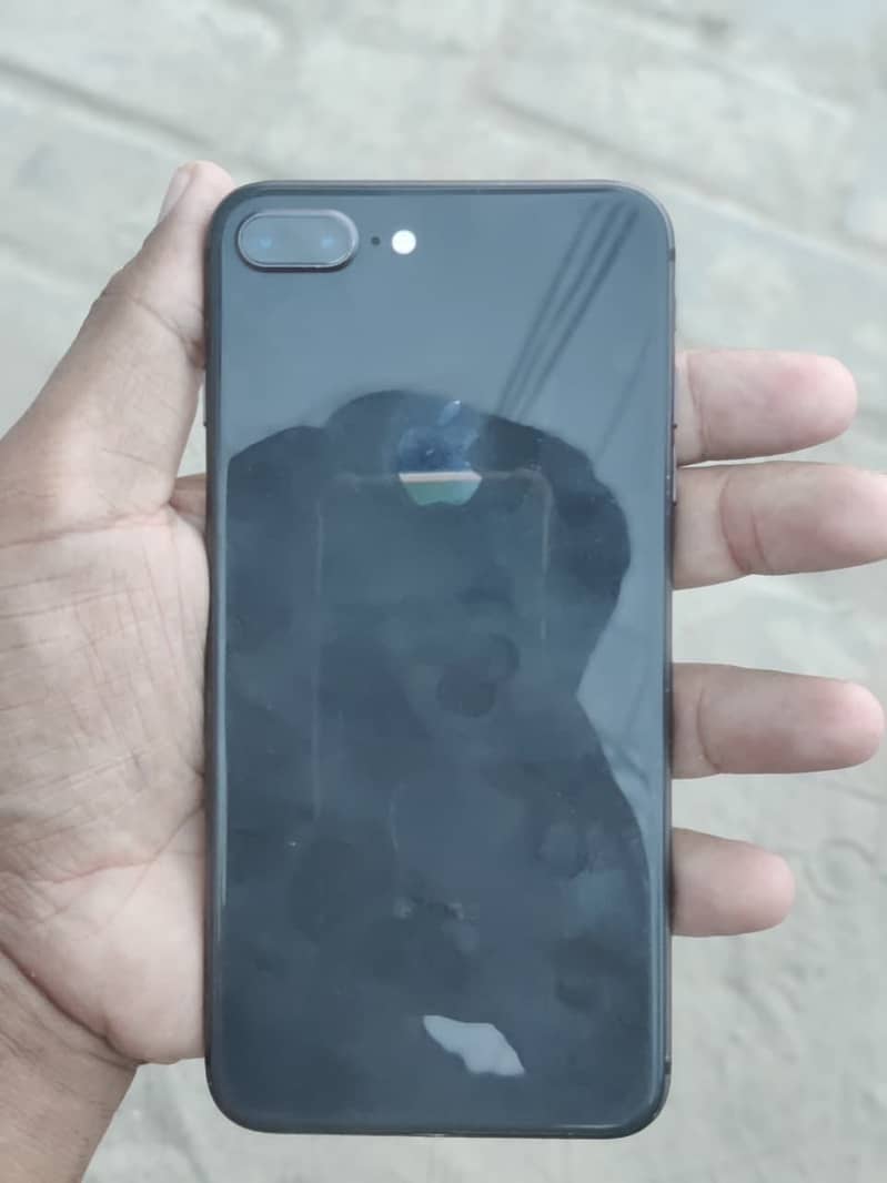 Apple iPhone 8 Plus 5
