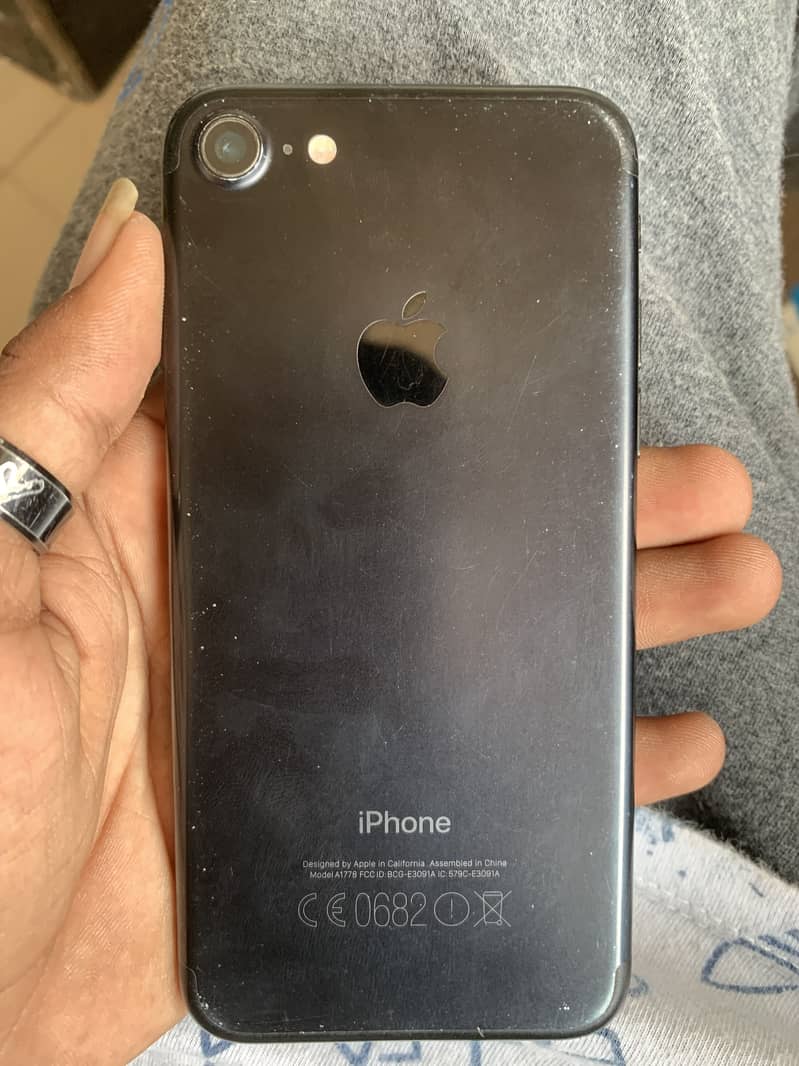 Apple iPhone 7 1