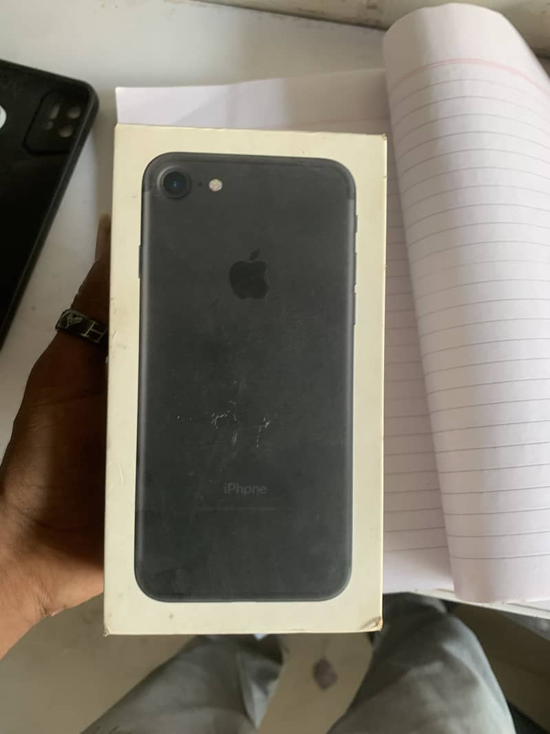 Apple iPhone 7 2
