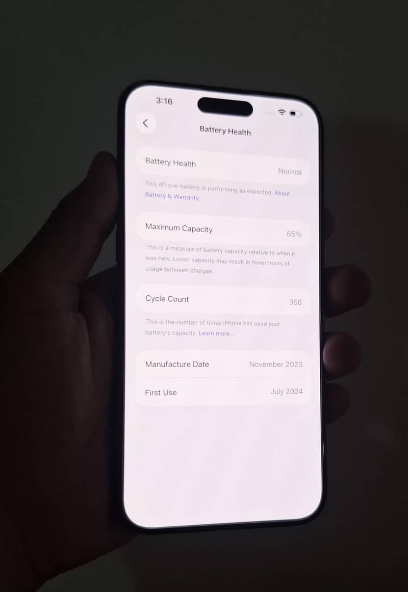 Apple iPhone 15 Pro Max 4