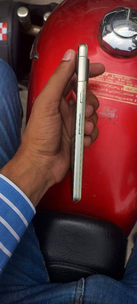 Google Pixel 7 3