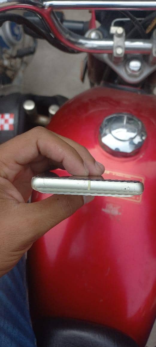 Google Pixel 7 4