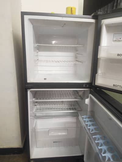 Haier HRF-216 Refrigerator for Sale – Good Condition