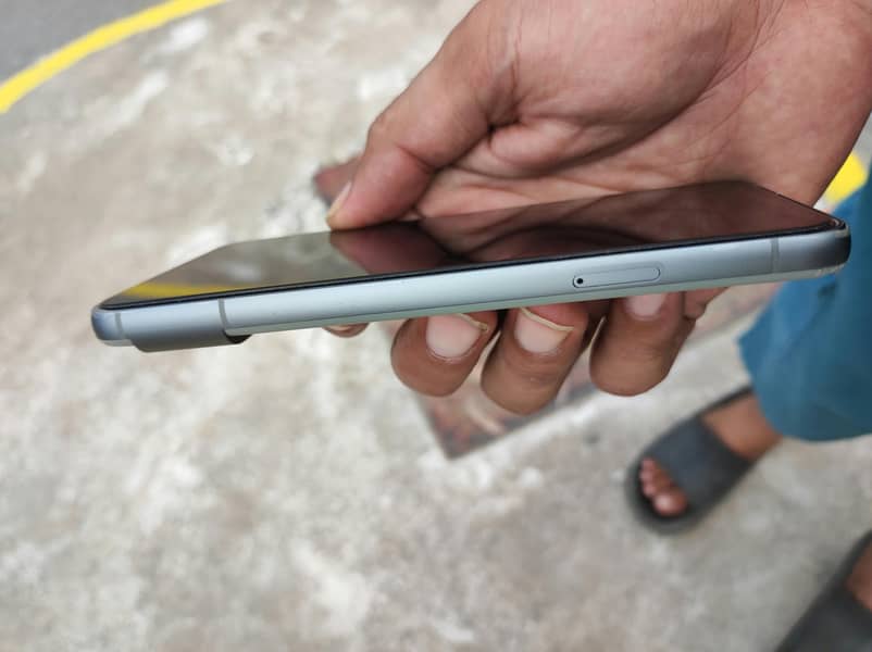 Google Pixel 8 3