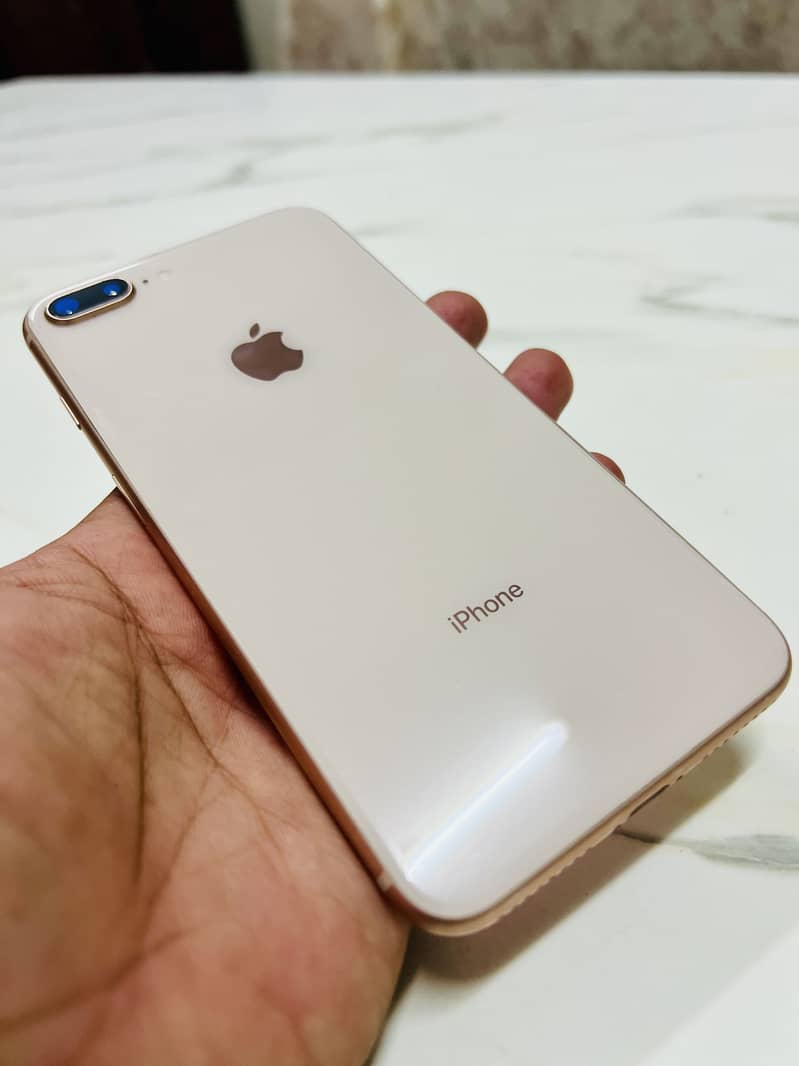 Apple iPhone 8 Plus 0