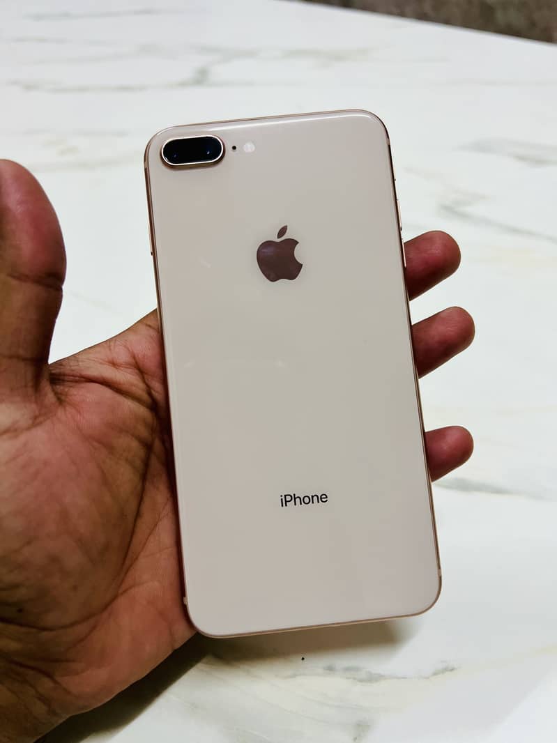 Apple iPhone 8 Plus 1