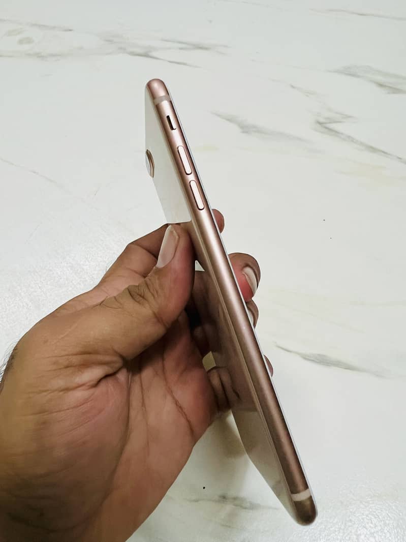 Apple iPhone 8 Plus 2