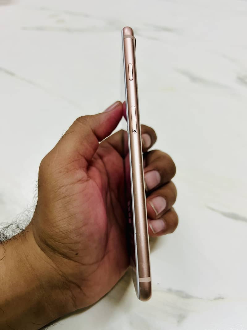 Apple iPhone 8 Plus 5