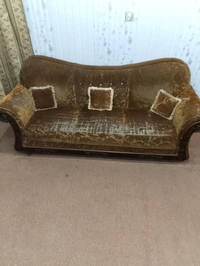 3 siter sofa 10by8conditon urgent sell