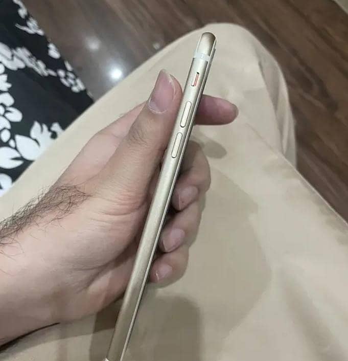 Apple iPhone 7 Plus 2