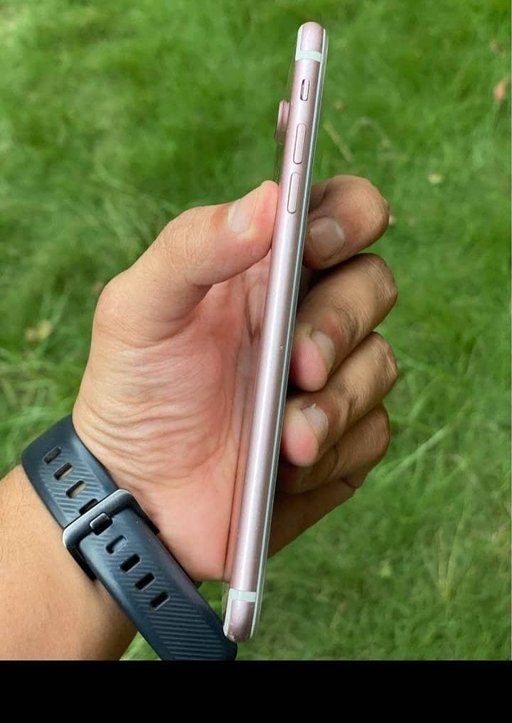 Apple iPhone 7 Plus 1