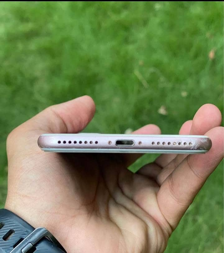 Apple iPhone 7 Plus 2