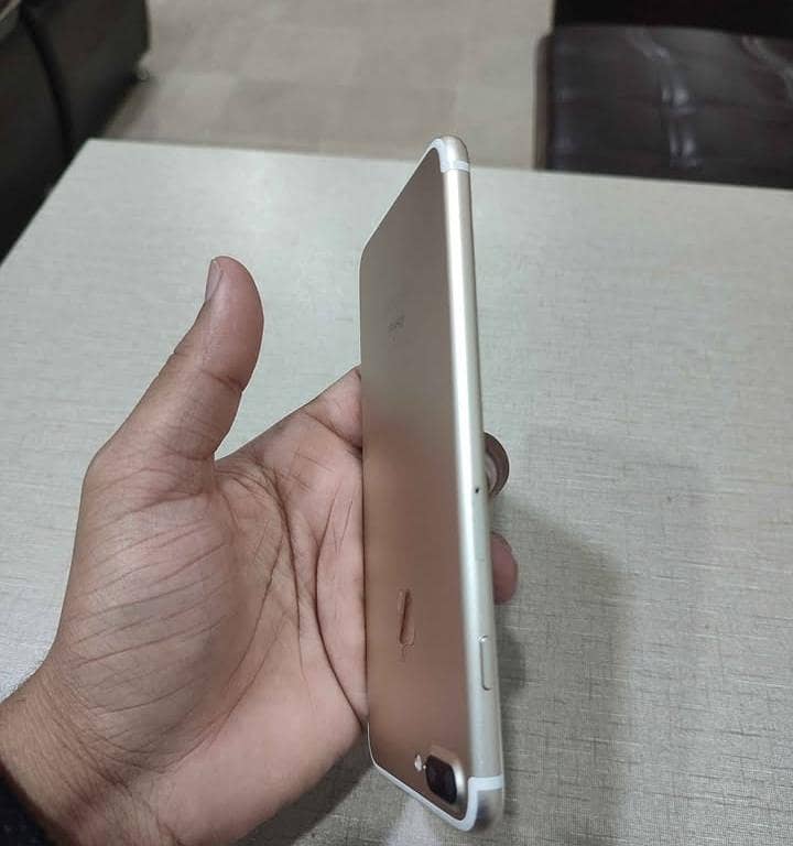 Apple iPhone 7 Plus 4