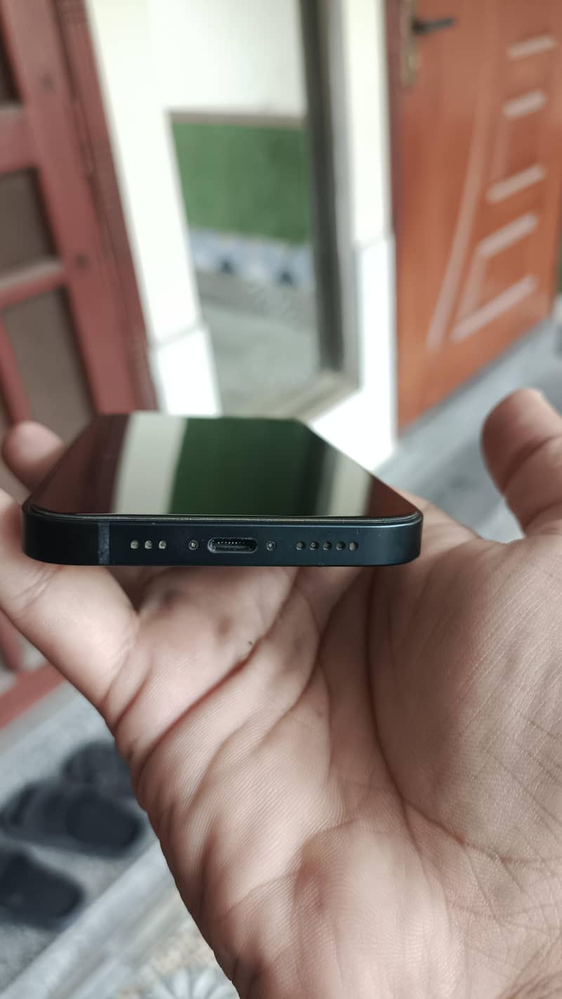 Apple iPhone 14 3
