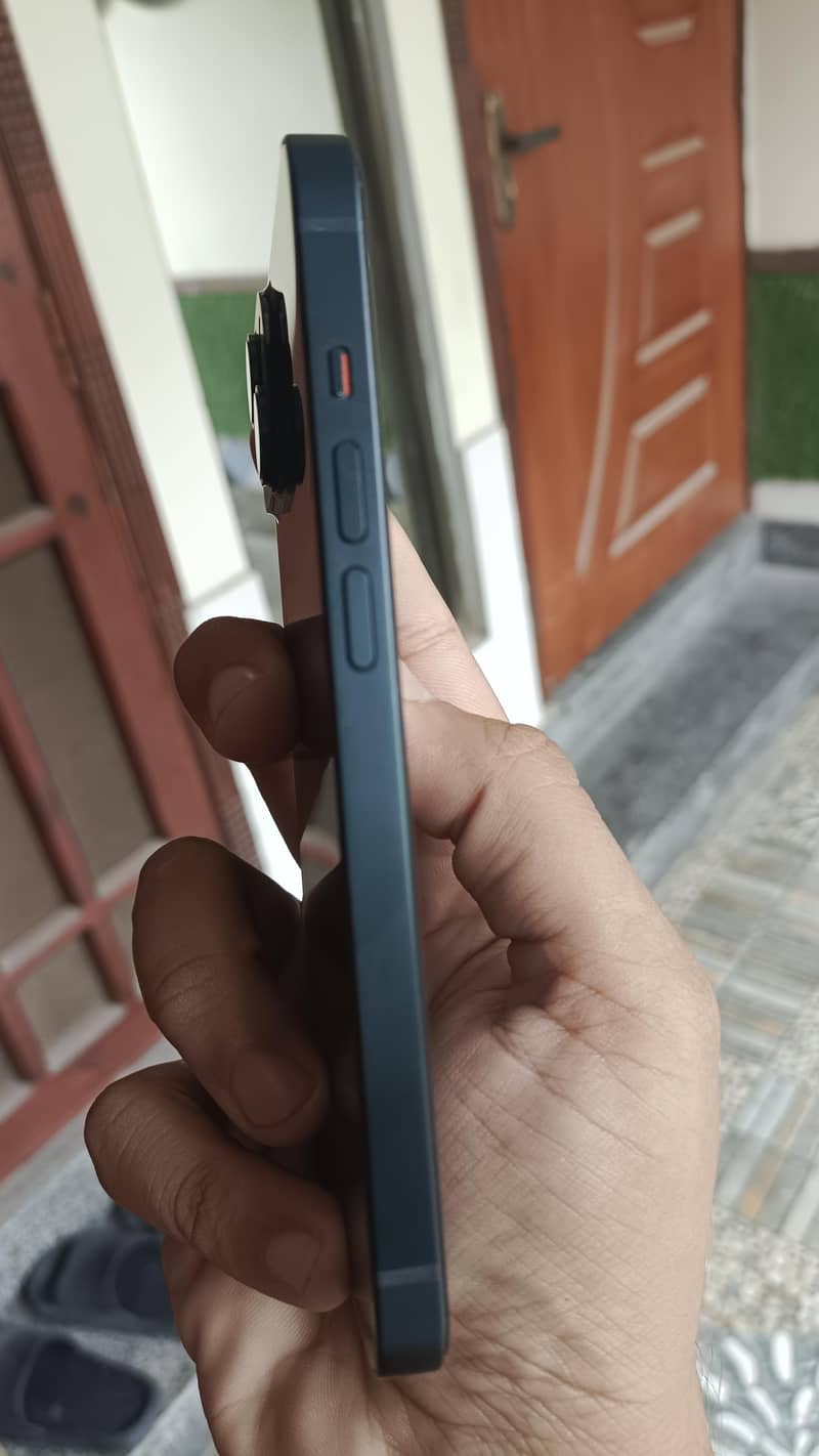 Apple iPhone 14 5