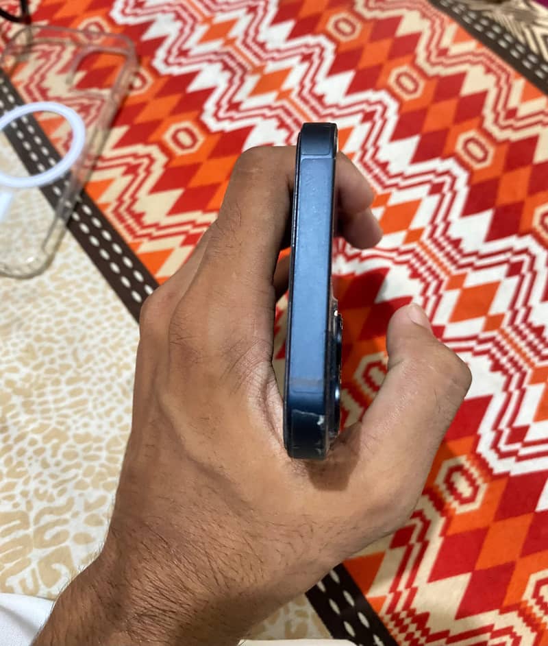 Apple iPhone 13 3