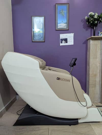 JC Buckman Refresh Us Massage Chair