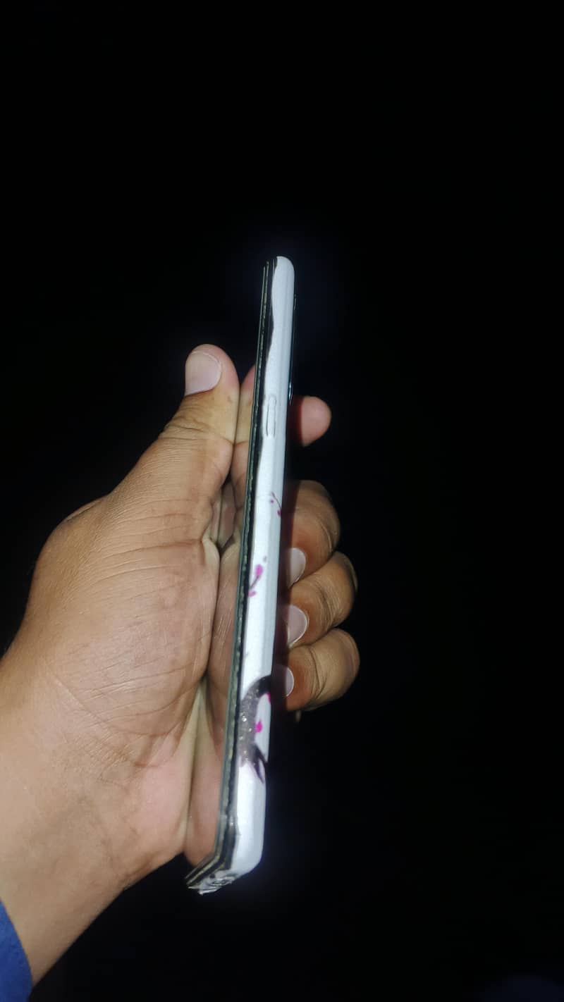 OPPO A3 Pro 4