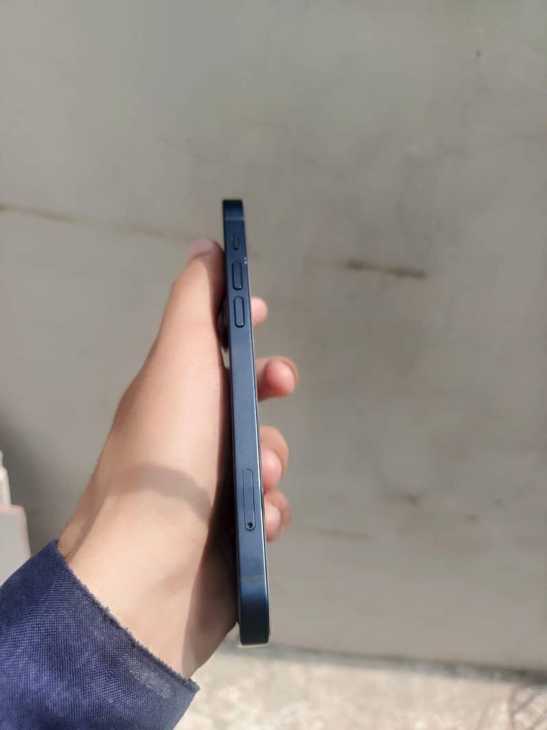 Apple iPhone 12 2