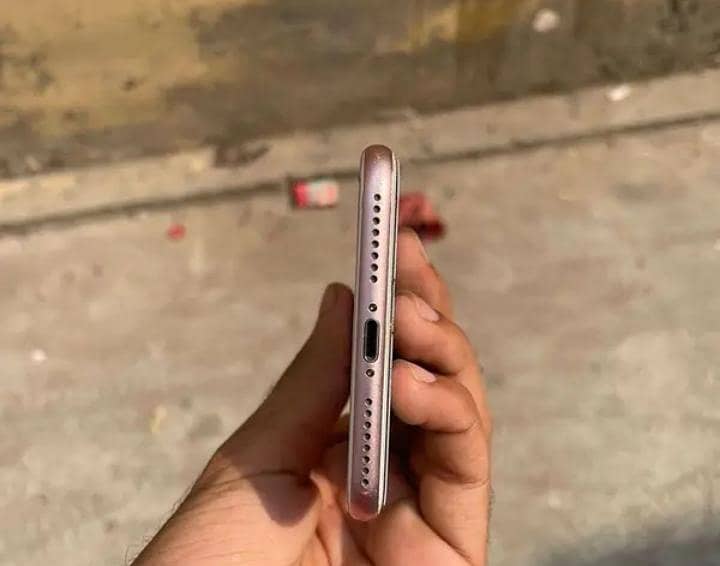 Apple iPhone 7 Plus 2