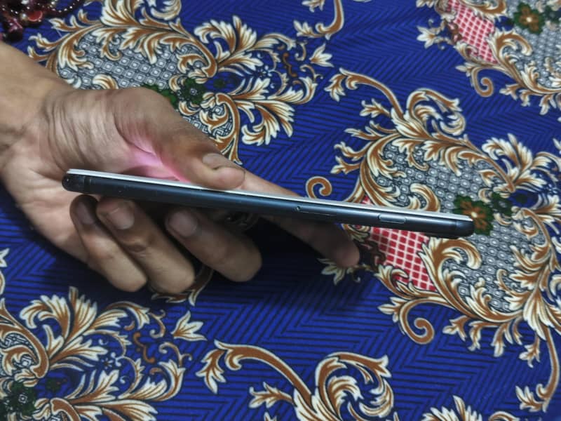 Apple iPhone 7 Plus 3