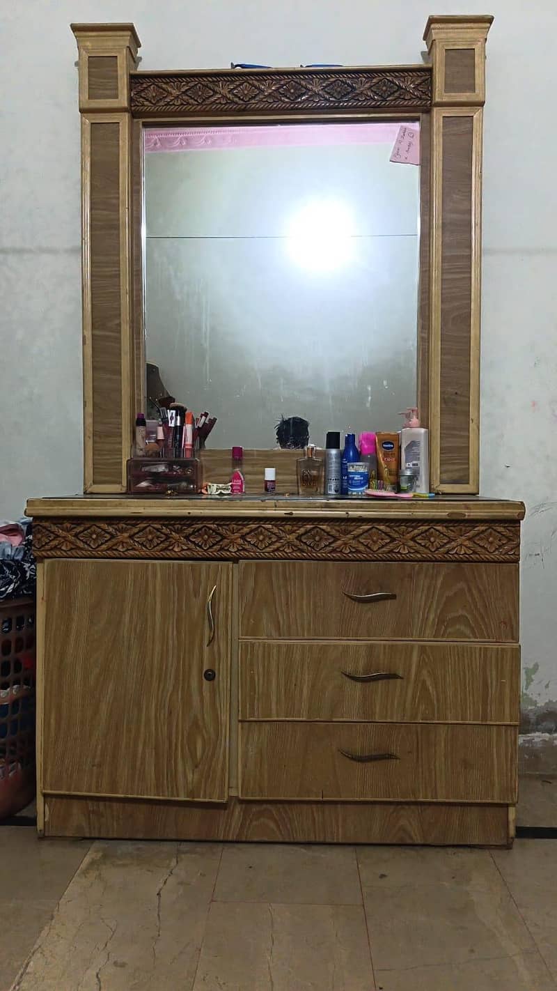 dressing table 0