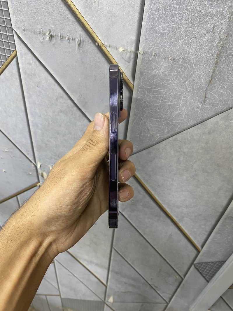 iPhone 14 Pro 1
