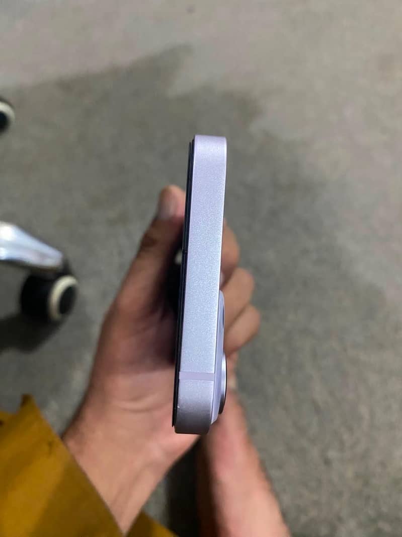 Apple iPhone 14 4