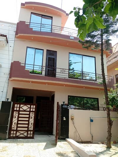 2540 Used House for Sale in G-13/4